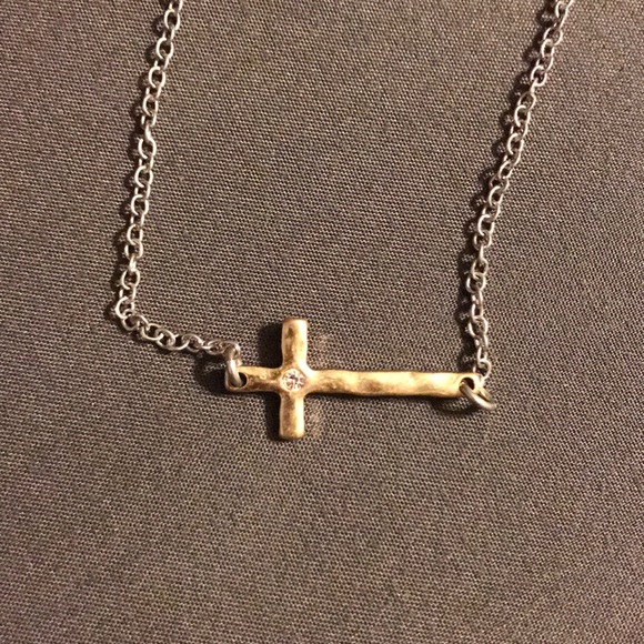 Thirty-One Whisper Cross Necklace 18” - Picture 1 of 2